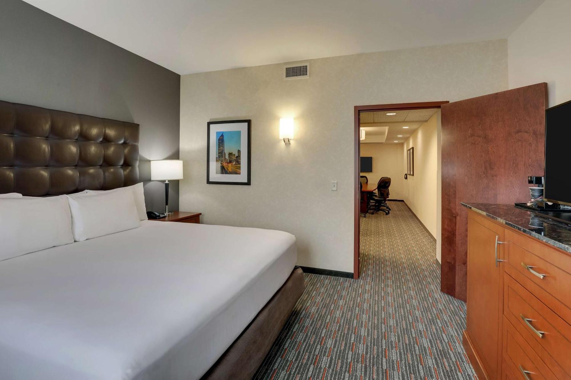 Drury Inn & Suites Charlotte Arrowood Kültér fotó