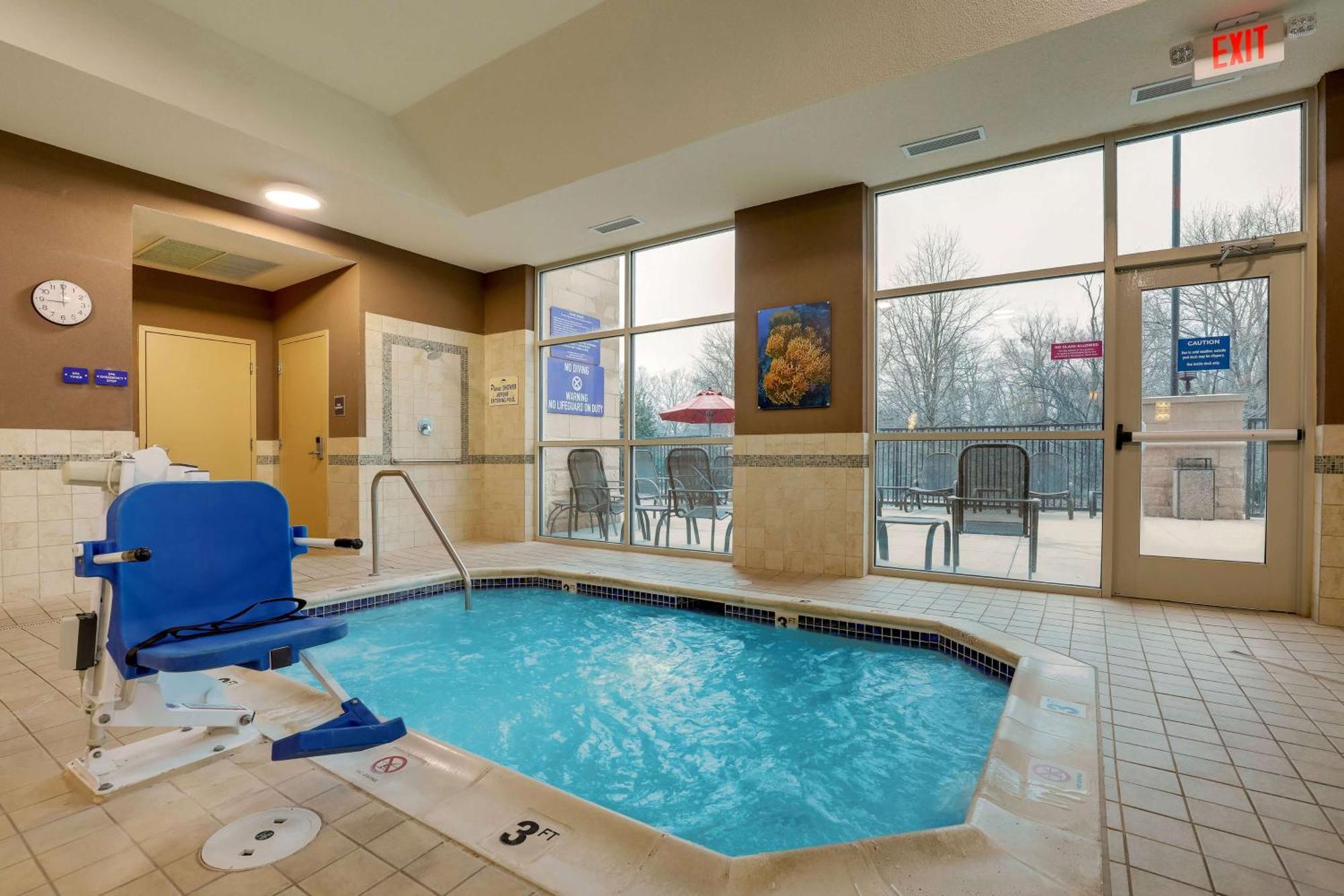 Drury Inn & Suites Charlotte Arrowood Kültér fotó