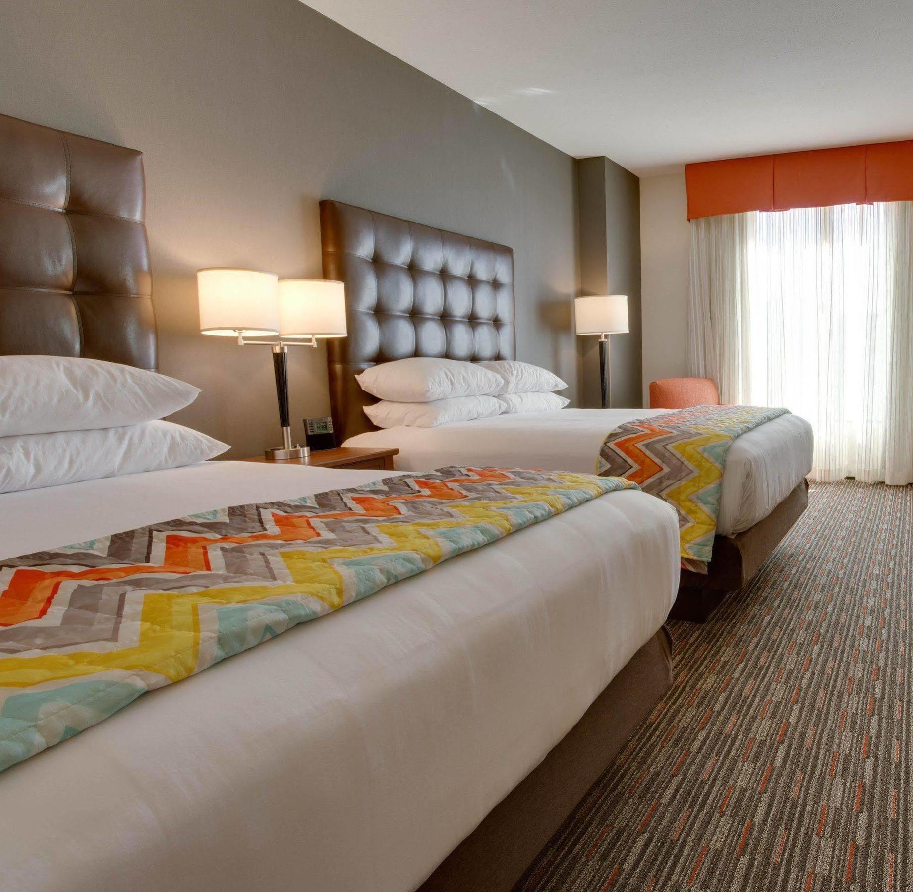 Drury Inn & Suites Charlotte Arrowood Kültér fotó